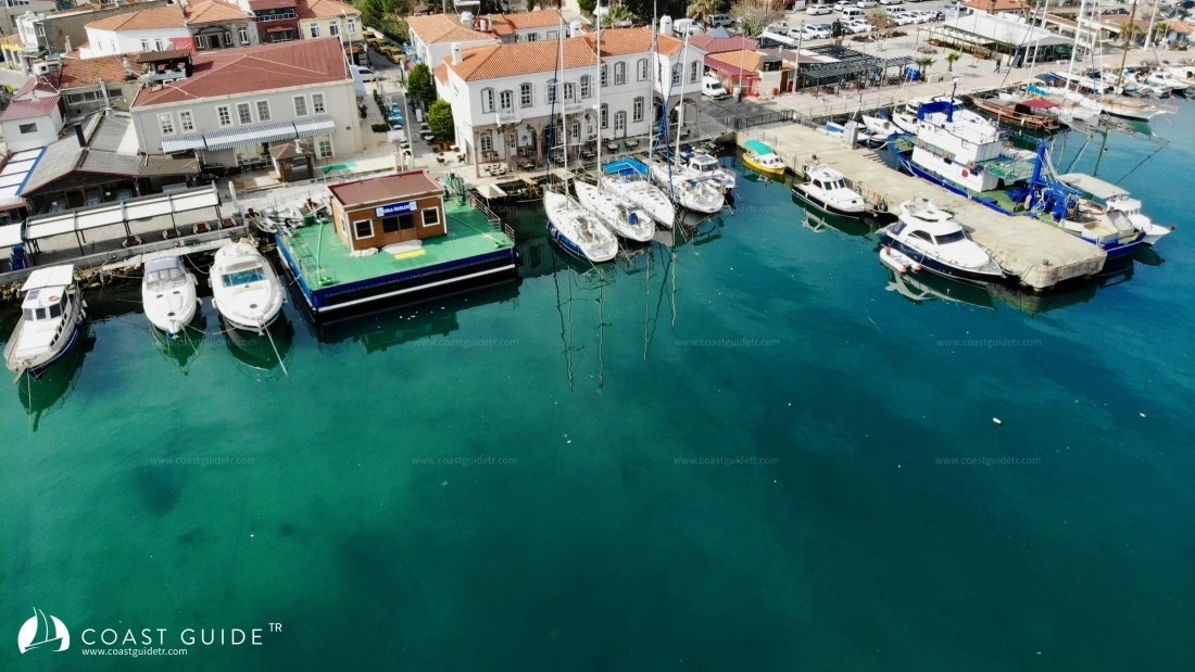 Urla Limanı - Fotoğraf 1